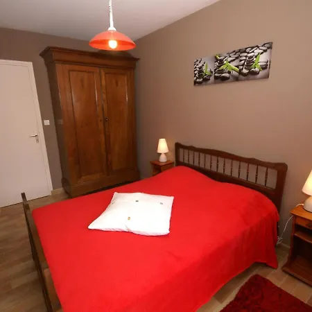 Cozy Holiday Home In Surville Near Beach 度假居 *